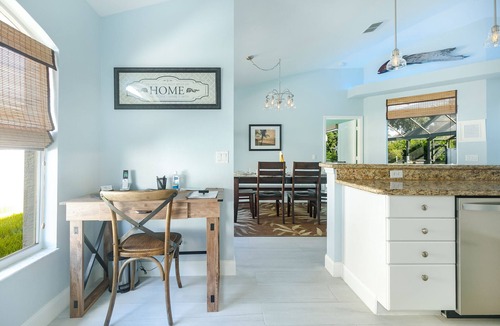 Central Naples House | Beautiful/private 3Br home on a quiet Cul-de-Sac w/saltwater Pool & Spa.