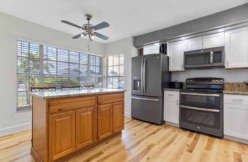 Buena Ventura Lakes House | Beautiful Retreat Near MCO and Theme Parks with FREE Heated/Chilled Pool!