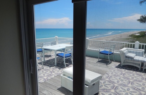 Hobe Sound House | Beautiful Secluded Beach House on prestigious Jupiter Island.n30 Day Minimum