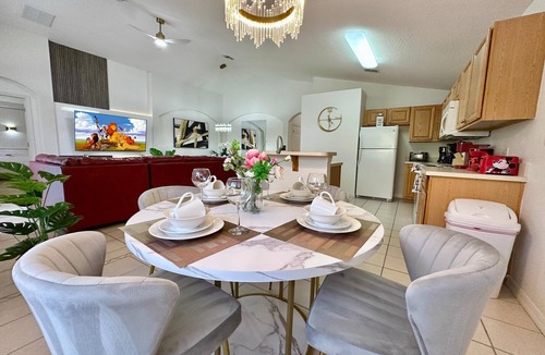 Highgate Park House | Beautiful, spacious home with a large pool, close to Disney