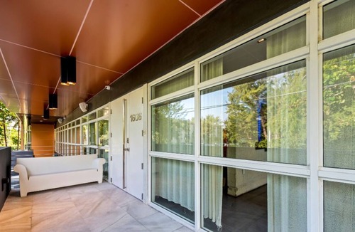 Northeast Coconut Grove Villa | Beautiful Unique modern 7 bedroom with steam room and gym