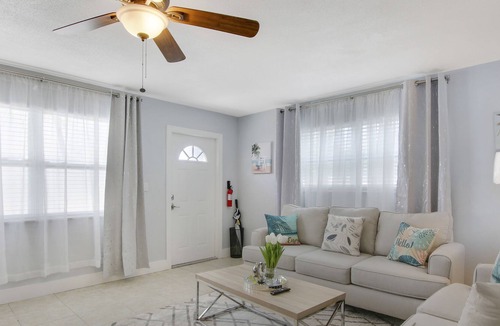 Florida North Atlantic Coast House | Beautifully #2Renovated Palm Beach Gardens Apartment2