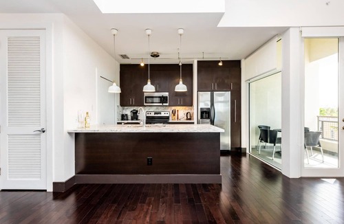 Northeast Miami Apartment | Because you want the best.2 bed/2 bath.Boutique.Sleeps 6