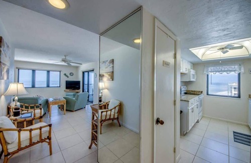 Fort Myers Beach Condo | Bel Air Penthouse 2 Charming Beachfront Condo