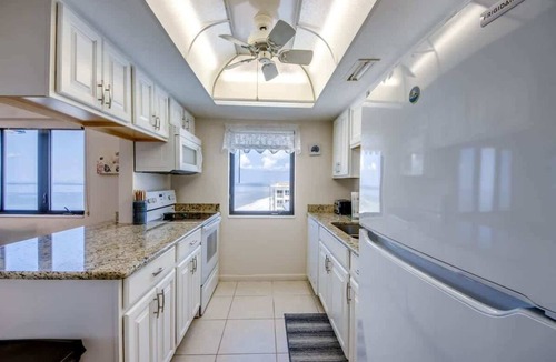 Fort Myers Beach Condo | Bel Air Penthouse 2 Charming Beachfront Condo