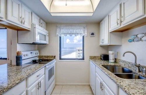 Fort Myers Beach Condo | Bel Air Penthouse 2 Charming Beachfront Condo