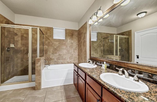 Davenport Apartment | Bella Piazza Resort Condo Near Disney Orlando 3 Bed 3 Bath , Pool & Hot Tub !