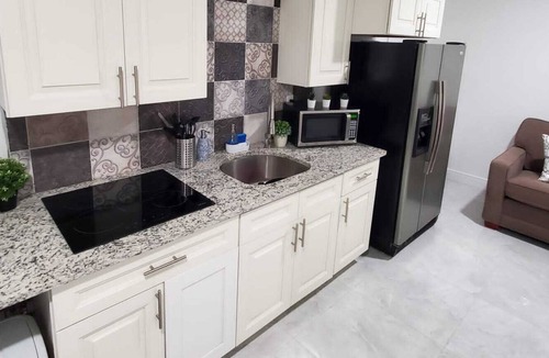 Town N County Park Apartment | BEST LOCATION + Clean & Secure Neighborhood Apt.