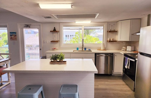 Tavernier House | Best Location in the Keys Waterfront 3/3 Home, Boat Dock, Great layout!