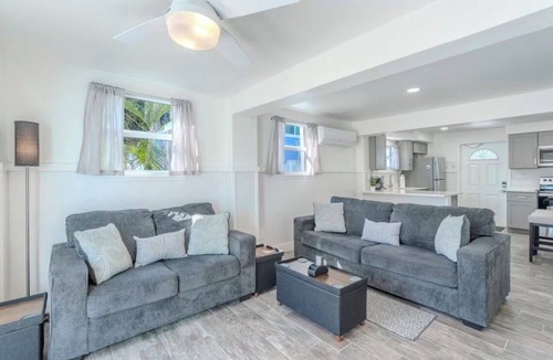 Fort Myers Beach House | Best Location on FMB! AWESOME SALTWATER POOL! WALK EVERYWHERE! Entire Home!