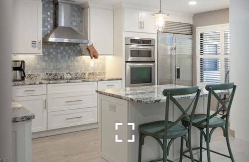 Iona Condo | BEST OF BOTH WORLDS 🏝️🏖️ between Fort Myers Beach and Sanibel Island!