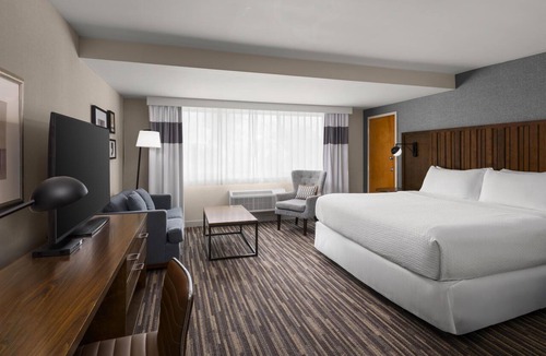Plainview Hotel | Best Western Premier Plainview-Long Island Hotel