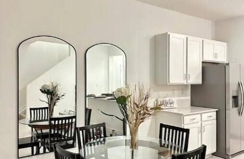 Greenacres House | Besties Luxury Townhouse