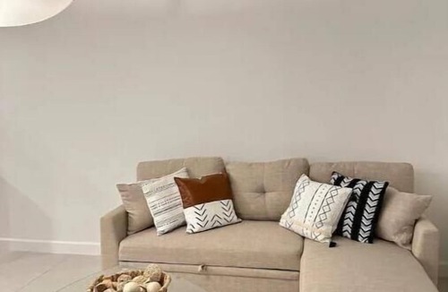 Greenacres House | Besties Luxury Townhouse