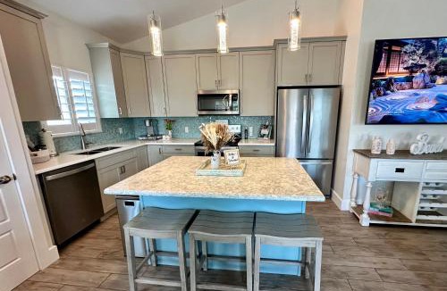 Fort Myers Beach House | Beyond The Sea Newer House Walk to Town Beach