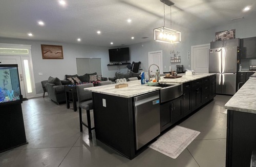 Polk City House | Big Country, close to theme parks, Amazing sunsets and pool.