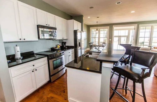 Melrose on the Beach House | Blue Breeze Cottage-Oceanfront with Golf Cart