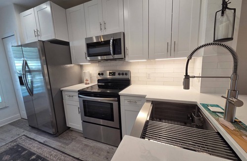 Sabal Harbour House | "Blue Heron's Nest" 2BR/King Bed/Pool/Wi-Fi