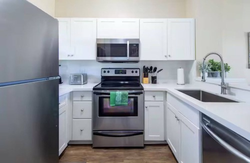 Marathon House | Blue House Getaway - 2BR 2.5BA Coastal Villa
