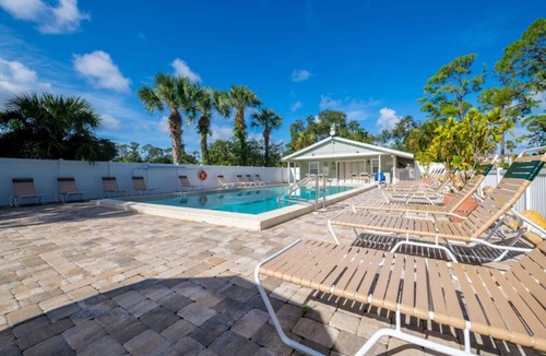 Naples House | Blue Lagoon. Enchanting RV in sunny Naples