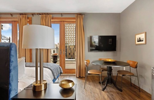 Lower East Side Hotel | Blue Moon | Luxury Junior Suite | Balcony, Lower East Side, Walk to Dining & Bar