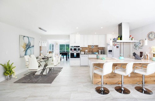 Bonita Shores House | Blue Sky Rezidence - Salt Pool, 5 min to beach!