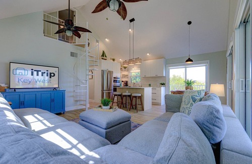 Breezeswept Beach Estates House | Boater's Paradise | 170' Waterfront | 30' Dockage | Ramrod Key Retreat