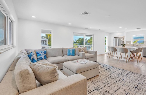 Pine Channel Estates House | Boaters Paradise on a Deep Canal