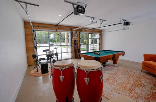 Ocoee House | Boho Luxury Retreat near Winter Garden & Disney - Game Room & Statement Kitchen