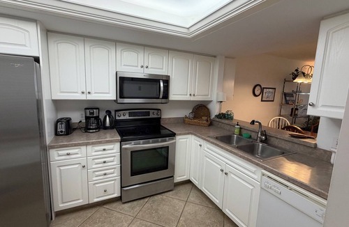 Bonita Springs Condo | Bonita Pines Club Condo – Resort-Style Living Near the Beach