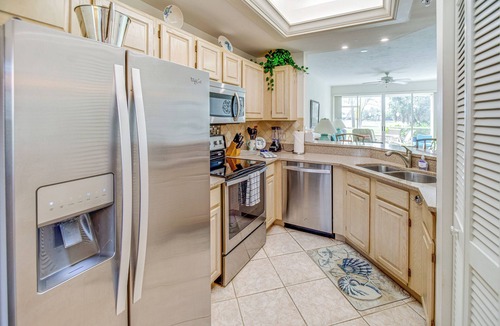 Bonita Springs Condo | Bonita Springs Condo w/Community Pool Access!