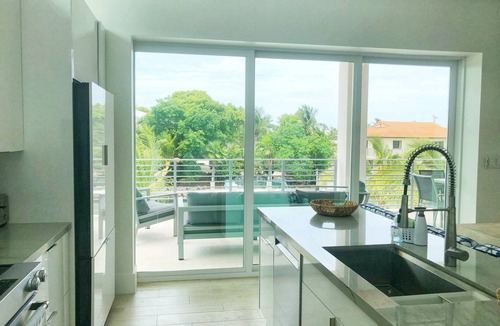 Marathon House | ~BOOK NOW~APRIL-MID MAY 2026~650/NT~ Fish, Swim, Relax! Pool & Dock–NEAR BEACH