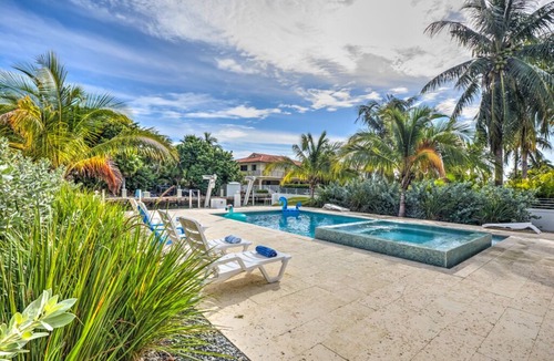 Marathon House | ~BOOK NOW~APRIL-MID MAY 2026~650/NT~ Fish, Swim, Relax! Pool & Dock–NEAR BEACH