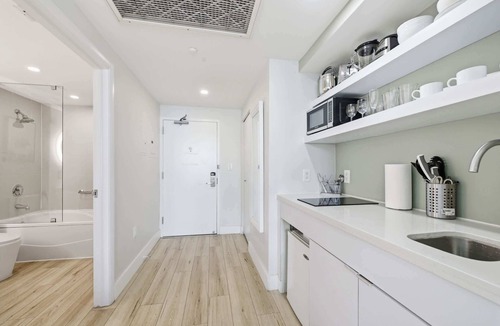 Coconut Grove Condo | Boutique Coconut Grove Residences by Ilios Rentals