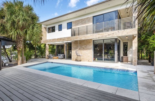 Northeast Miami Villa | BRAND NEW! Balinese Villa with Pool, Sleeps 10. On the water.