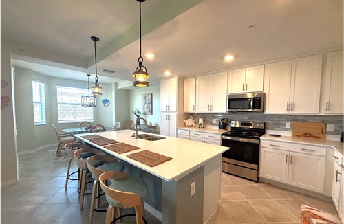 Venice Condo | Brand New Condo on Golf Course, beautifully decorated!