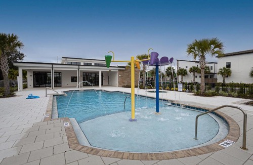 Loughman House | BRAND NEW DREAM House with a SPLASH POOL AT Villa Domani Resort (0192)