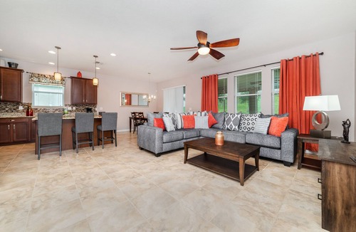 Davenport House | Brand New Furniture Throughout - Quiet Neighborhood. Close to Legoland and Disney