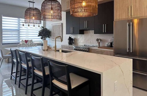 Downtown House | Brand new Luxury Townhouse - Downtown Location, Dog-Friendly WPrivate Hot Tub