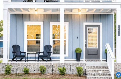 South Pensacola House | Brand New Modern Home, Patio w/Fire Pit, Walk to Downtown, 11 Minutes to Beach