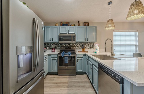 Highgate Park House | Brand new modern themed 4 bed home with large pool/spa, pool table, in gated community. Disney 10 mi