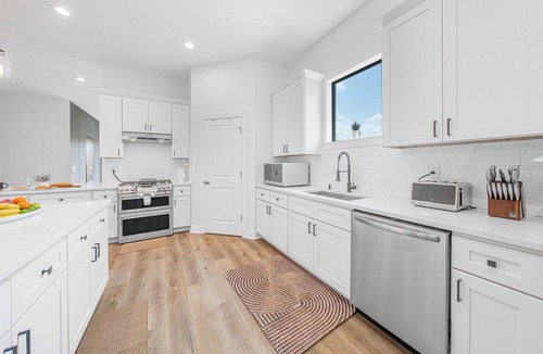 Palm River-Clair Mel House | Brand-New Tampa Home | 3BR/2BA | Sleeps 11 | Game Room + Bunk Beds