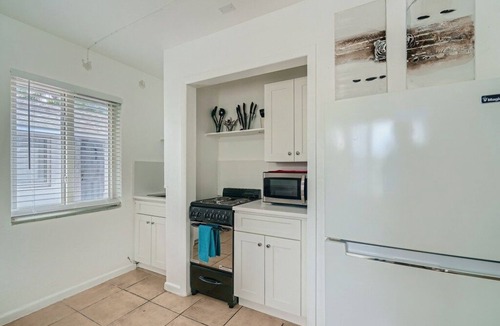 Palm Beach Shores House | 🏖 Breathtaking 1 Bedroom ~ Prime Singer Island 🏖