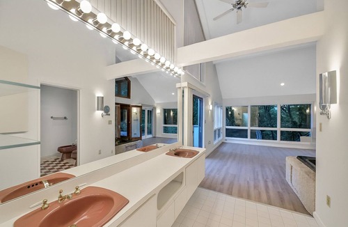 Cobble Creek Estates House | Breathtaking Mountain View: Open Concept Home, Close To Tourist Recreation Spots
