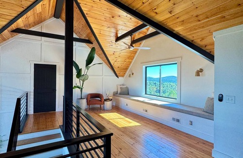 Morganton House | Breathtaking Mountain Retreat; Relax and Rejuvenate with Unmatched Scenic Beauty