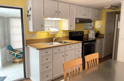 Cudjoe Key Cottage | Breezy Point - Venture Out Unit 199