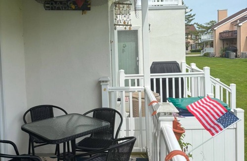 Southend House | Brigantine south on inlet 3 bedroom 2 bath with balcony