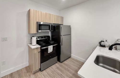 Olde Richmond Apartment | Bright 1BR Urban Escape at Fishtown w/Gym Access