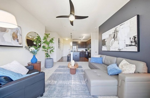 Courier City - Oscawana Apartment | Bright 2BR/2BA Tampa Haven: Productivity & Relaxation