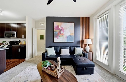Courier City - Oscawana Apartment | Bright 2BR/2BA Tampa Haven: Productivity & Relaxation